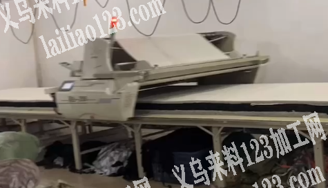 九成新小麦自动拉布机转让，送机车！也可以