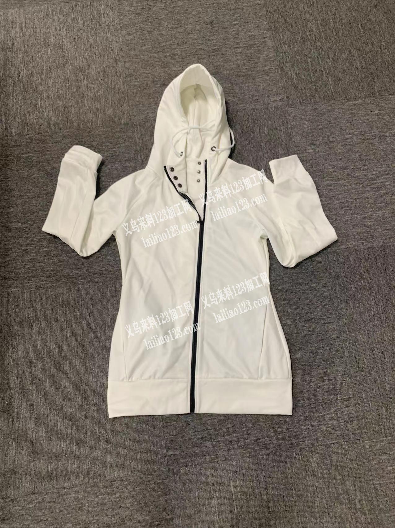 如图，寻能做带帽卫衣工厂