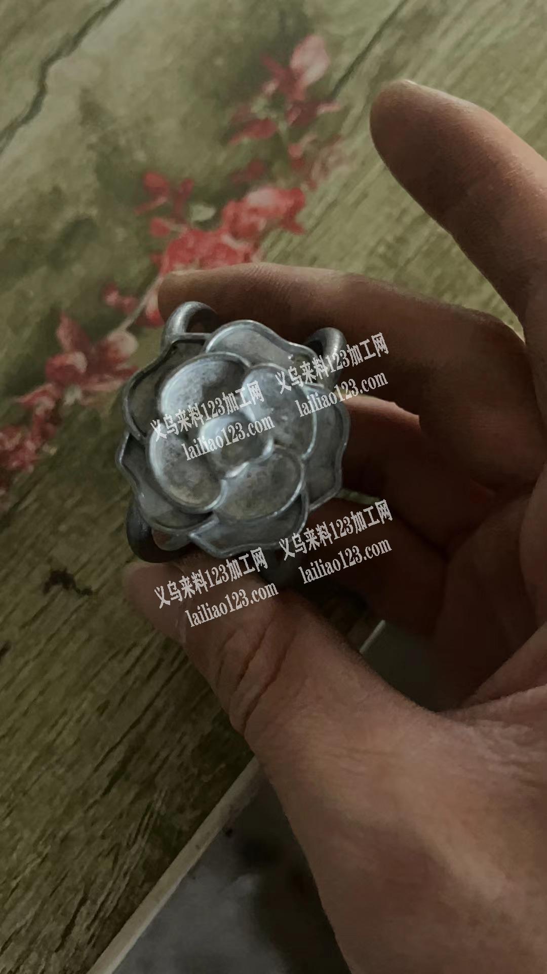 找如图这个压铸产品，有现货的请联系，现金