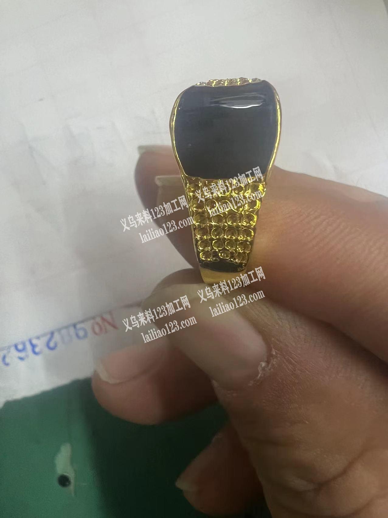 寻找机器点钻有空的工厂.有两百万钻戒指点