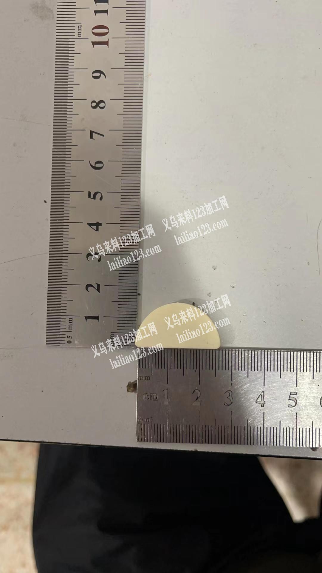 找专业喷木头漆的加工点，有的联系我