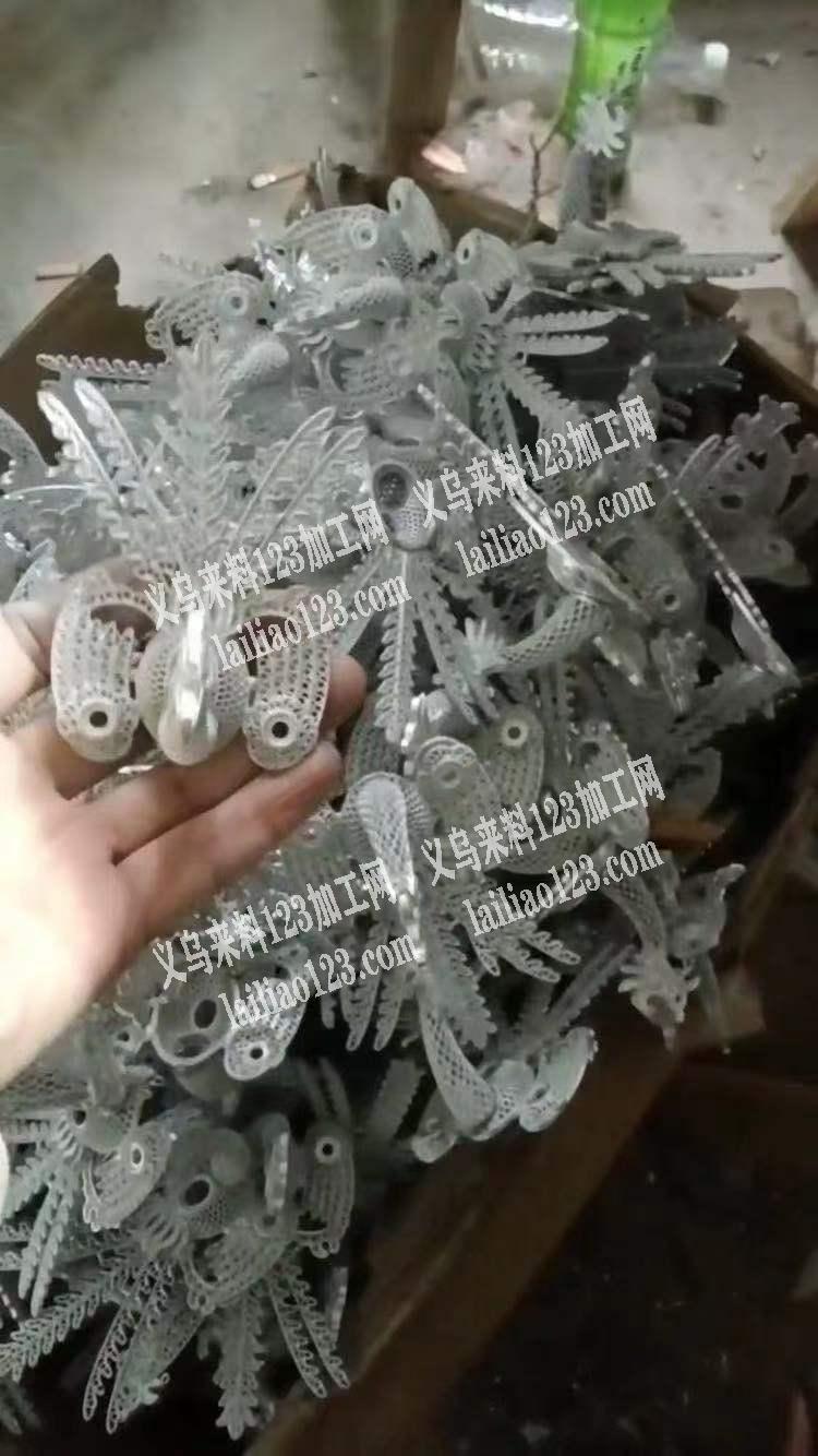 合金工艺品电镀外发加工，如图和金孔雀工艺