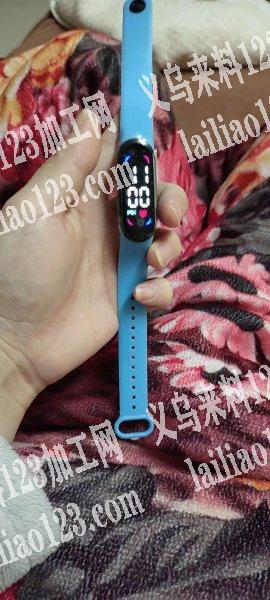 义乌有简单易做手工活外发，如图按表头套袋