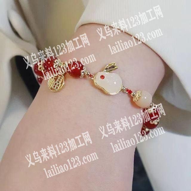 大量如图手链穿珠子，手工活外发，每天都有