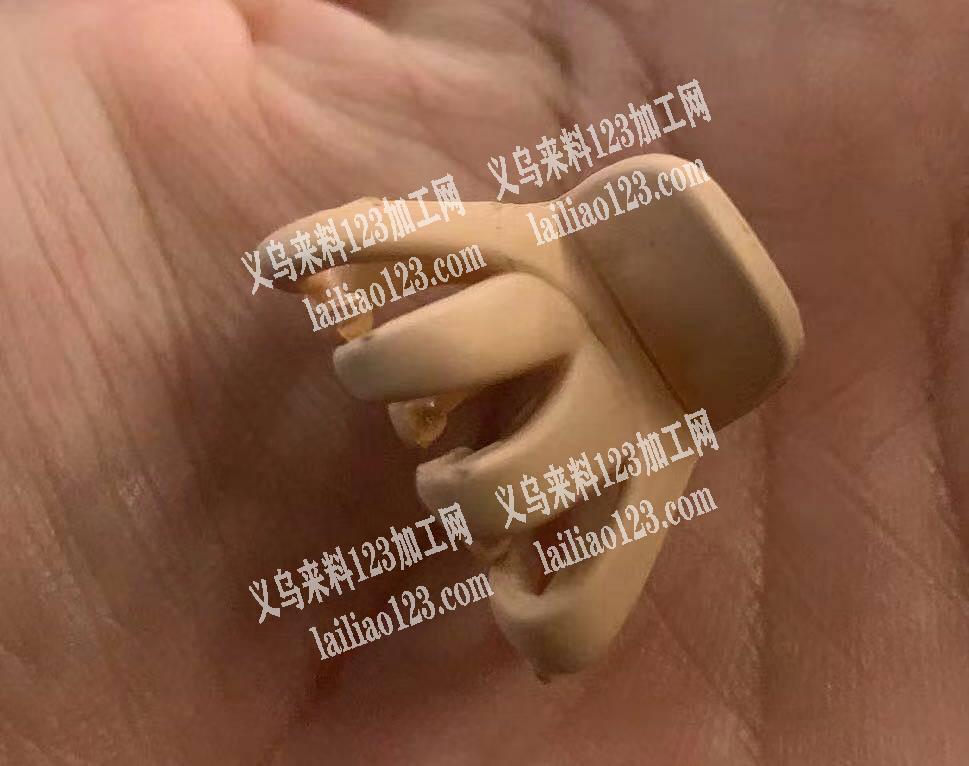 20万如图塑料爪夹订单，寻找注塑工厂哪家