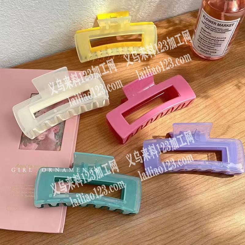 寻找生产如图糖果色抓夹的注塑成品工厂，有