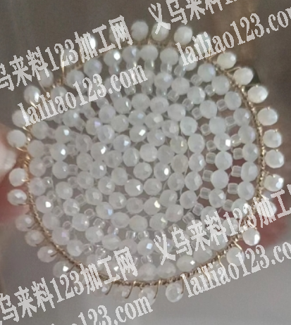 穿珠子编织的手工活外发加工，如图，有意的