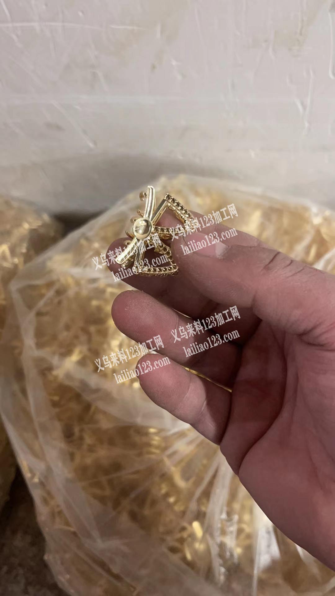 找机器点钻加工厂点此款货，有的联系详谈