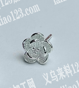 大量铜耳钉外发加工，寻找耳钉工厂，有意的