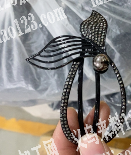 点钻有这个磨具，能安排上去做的联系我