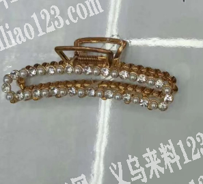 机器点钻外发，如图合金抓夹，寻找有磨具的