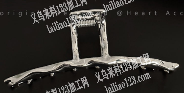 大量合金抓夹订单，寻找工厂，如图，电话详
