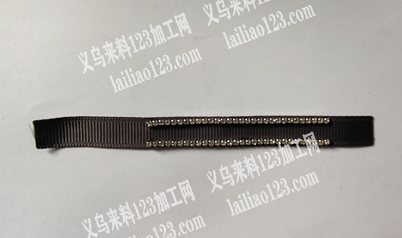 20万粘爪链的钻手工活外发，如图，织带上