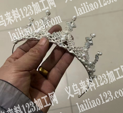 找专业压铸饰品大皇冠厂，电话联系下