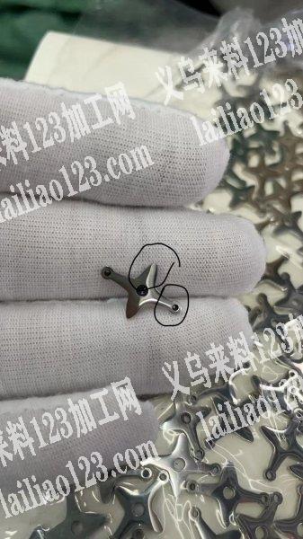 大量不锈钢饰品订单，外发抛光。寻找不锈钢