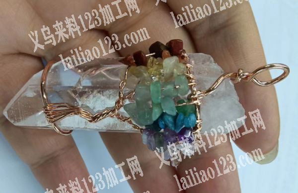 手工活外发，如图，绑石头扭铜丝，做这个饰