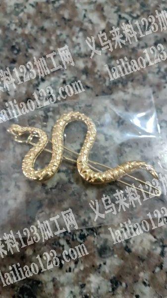 压铸外发，找一下这款有钢模的压铸厂，有的