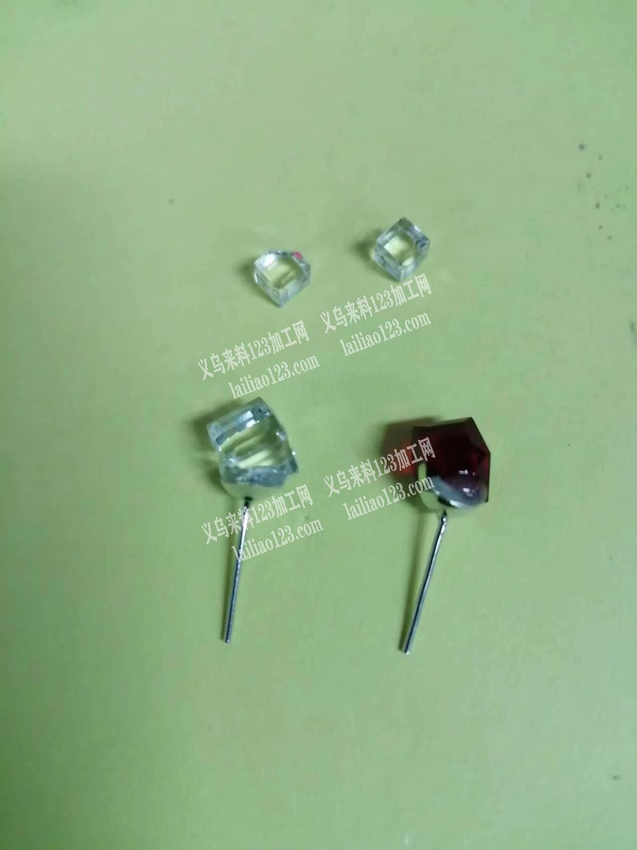粘配件的手工活外发加工，如图