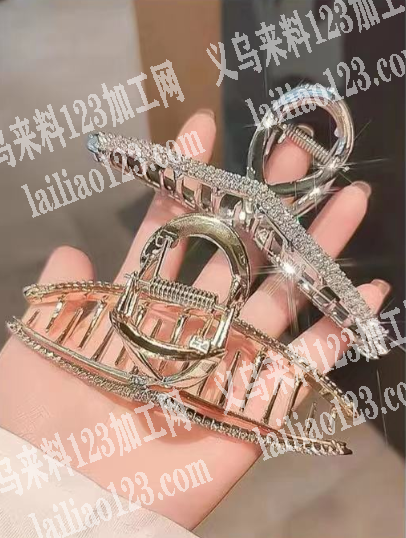 跨境电商寻找外贸产品成品工厂，最好有现货