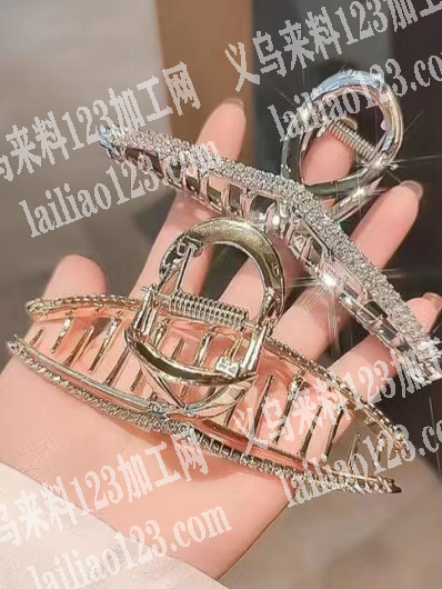 寻找压铸锌合金头饰工厂，有的联系下
