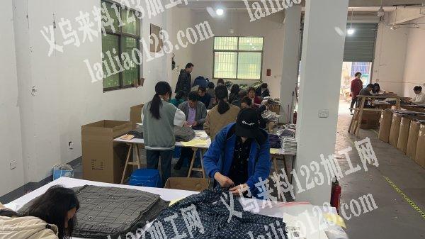 正规加工厂承接各类包装/口罩烫胶/挂珠等手工活，专业团队/