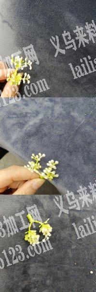 如图，找这样的塑料花