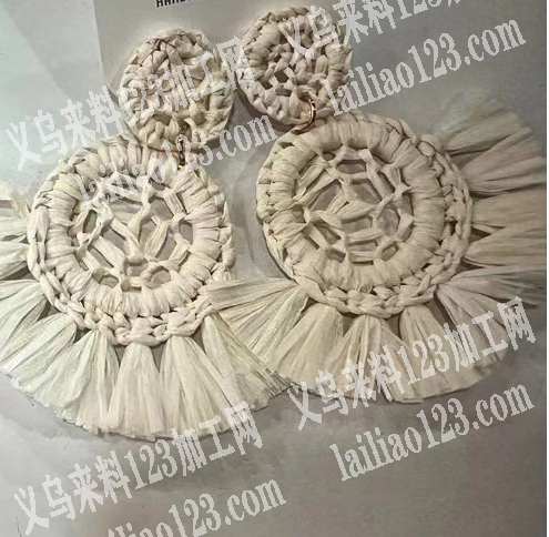 拉菲草编织耳环手工活外发，如图，