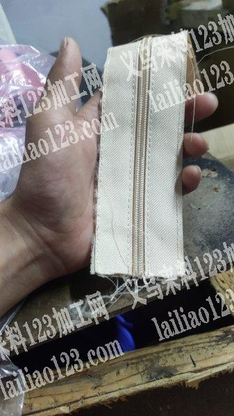 承接箱包各种踩拉链，多针车加工