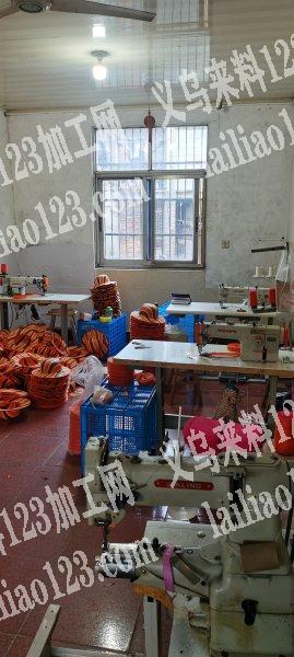 箱包厂专业加工各种箱包，另外承接，平车，同步车，高车包边活