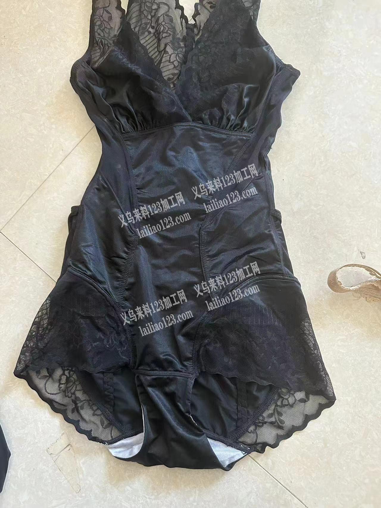 采购如图服装，寻找现货或者库存，电话详谈