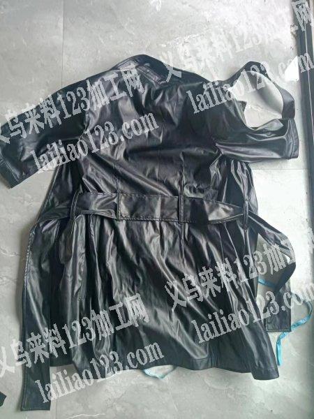 外贸公司如图PU披风外套服装外发加工，谁