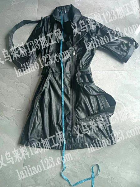 外贸公司如图PU披风外套服装外发加工，谁