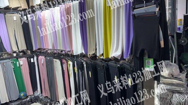 寻找裤子厂家，如图，这个裤子你帮我找下那