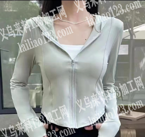 寻找服装工厂，如图，哪个老板有同款的现货