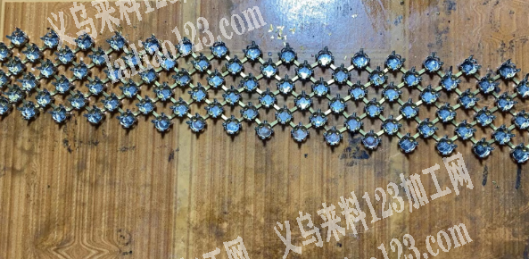 大量爪链饰品订单，寻找爪链工厂，，量很大
