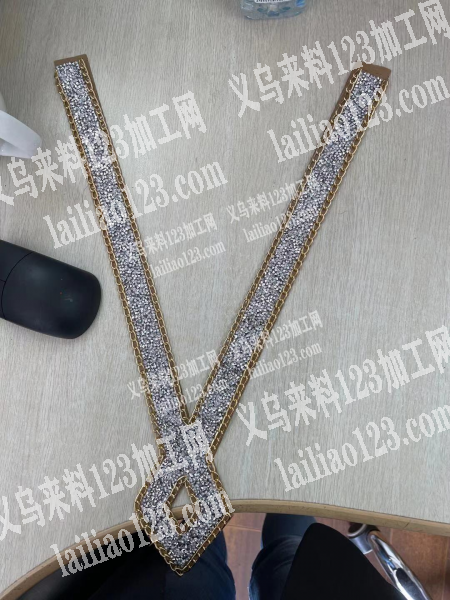 《有订单》服装V领胶钻，树脂钻，低温胶，