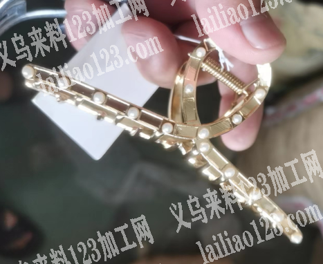 寻找如图爆款抓夹厂家，有单子，电话详谈