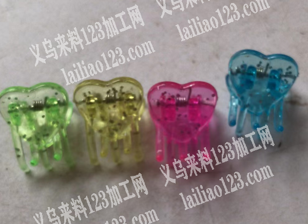 寻找注塑工厂《8万爪夹订单》附图片，寻找