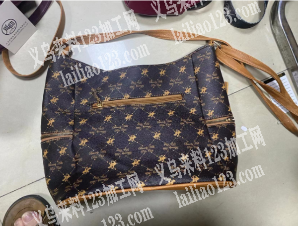 挎包订单外发，如图，寻找专业做如图挎包的