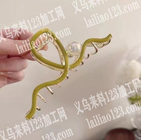 寻找压铸工厂，找此款模具，有的联系我