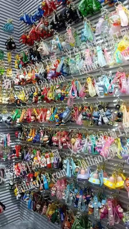 寻找软胶钥匙扣厂家，长期合作