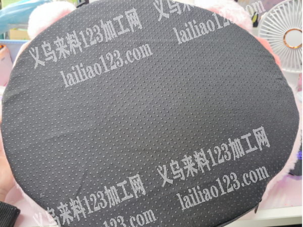毛绒坐垫产品订单外发，要包工包料做成品的