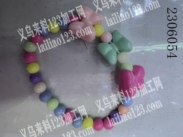 公司手工串珠成品订单外发，如图