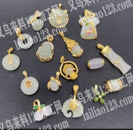 找类似这种风格的铜镶和田玉产品王先生