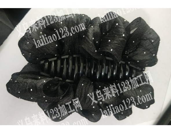 外发手工活，如图，布艺发爪打胶枪的手工活