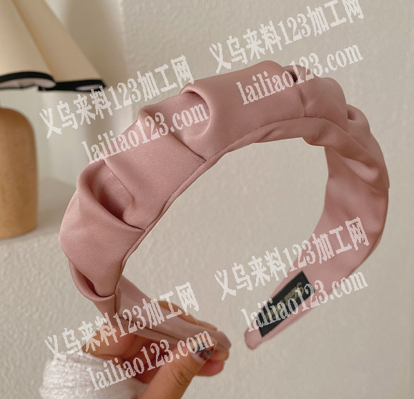 找缝制厂，需要可以缝制这种样式的厂家，常