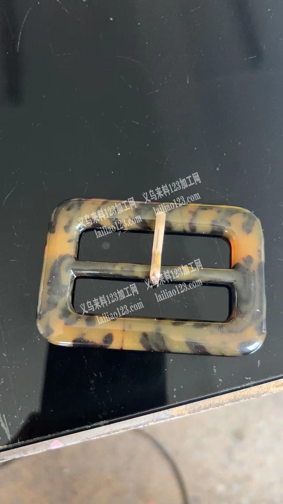 树脂扣5/万个，能做的联系