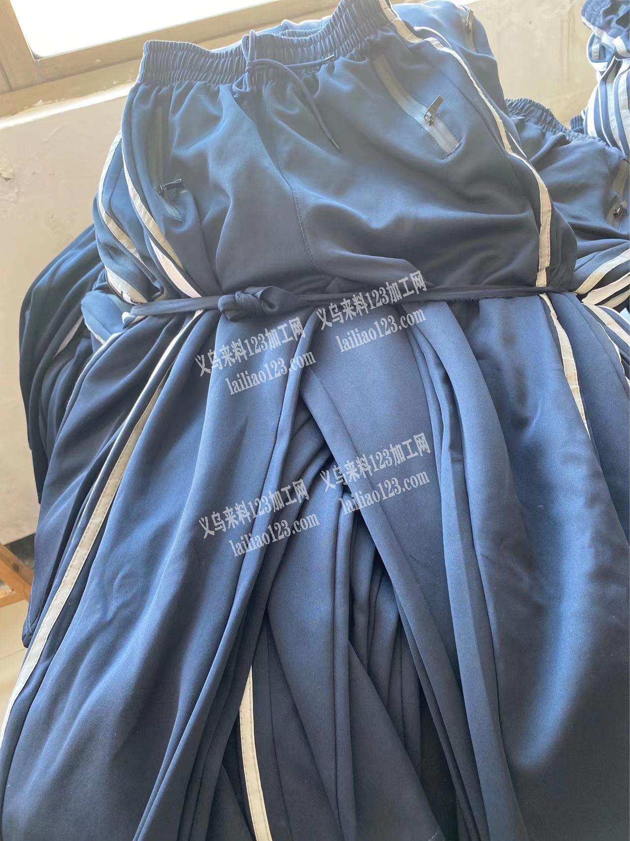 有空的服装工厂联系一下，浦江地区优先，量