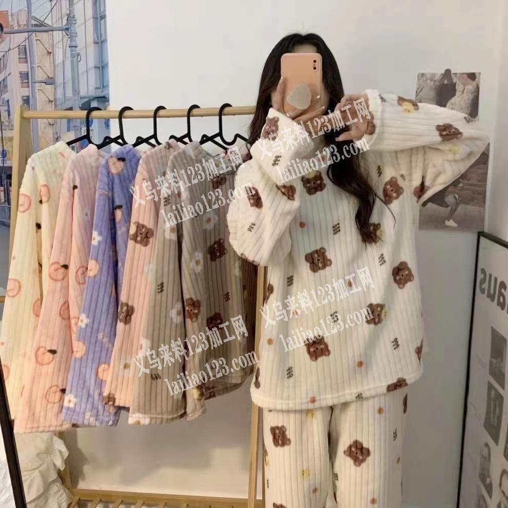 如图这些款服装，谁家有做？有这款货的联系