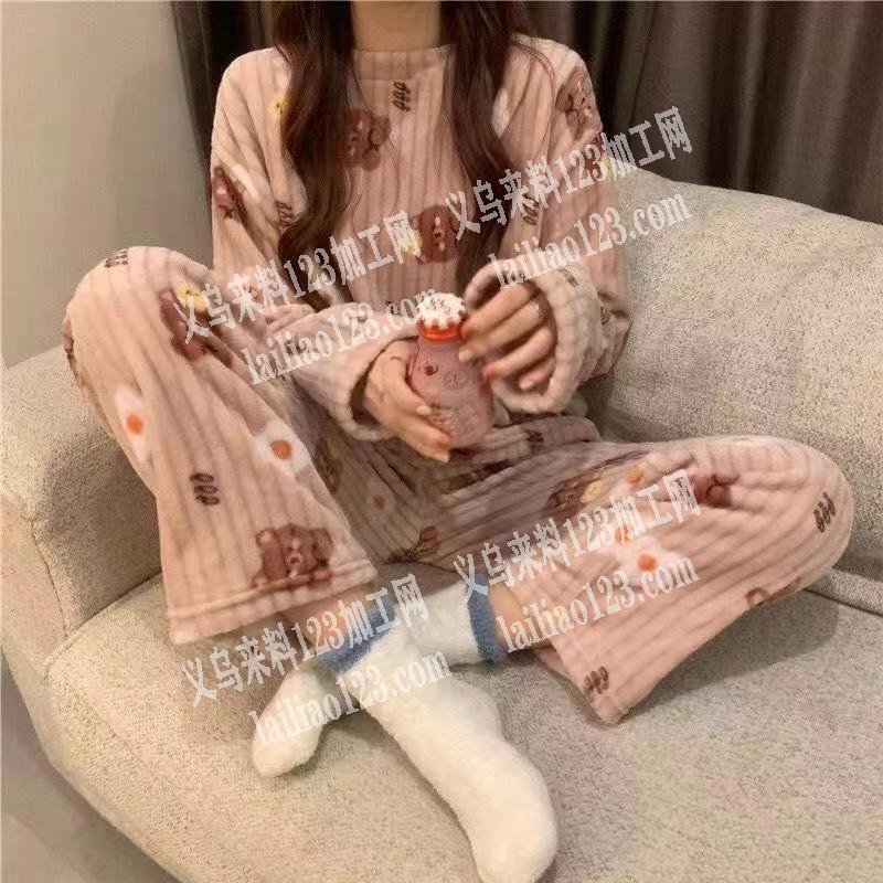 如图这些款服装，谁家有做？有这款货的联系